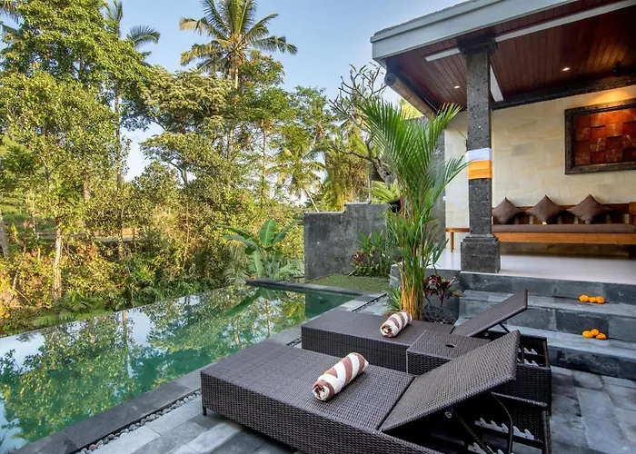 Villa Madhawa & *
