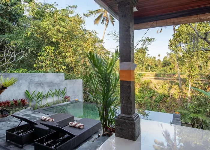Madhawa & * Ubud